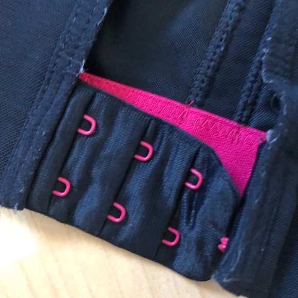 Under Armour Sports Bra - 34C - Picture 8 of 14